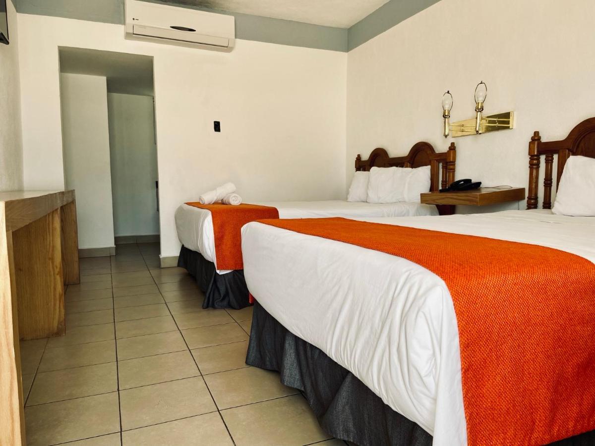 Robles Hotel 3*