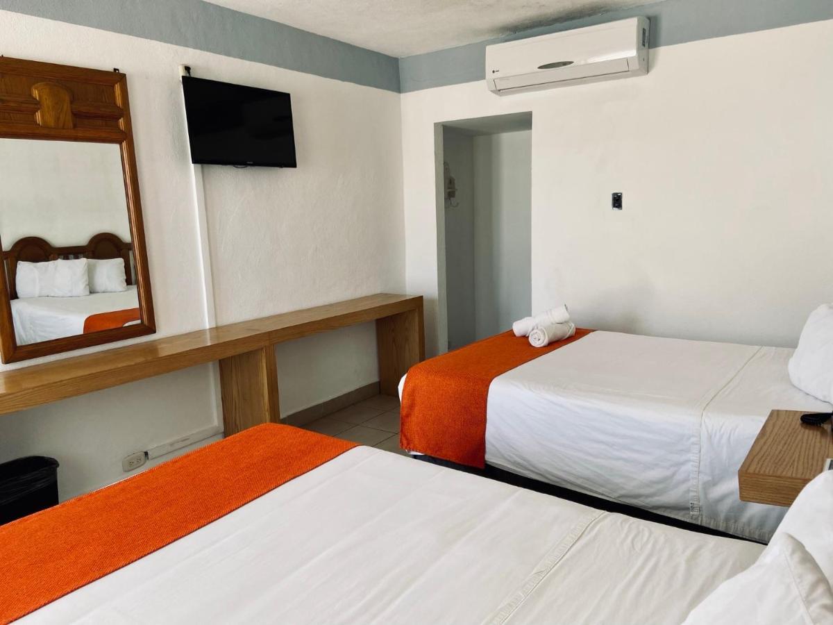 Hotel Robles 3*